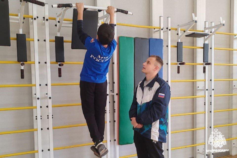 Курсанты Уральского института ГПС МЧС России провели масштабные соревнования для молодежи Курсанты Уральского института ГПС МЧС России провели масштабные соревнования для молодежи