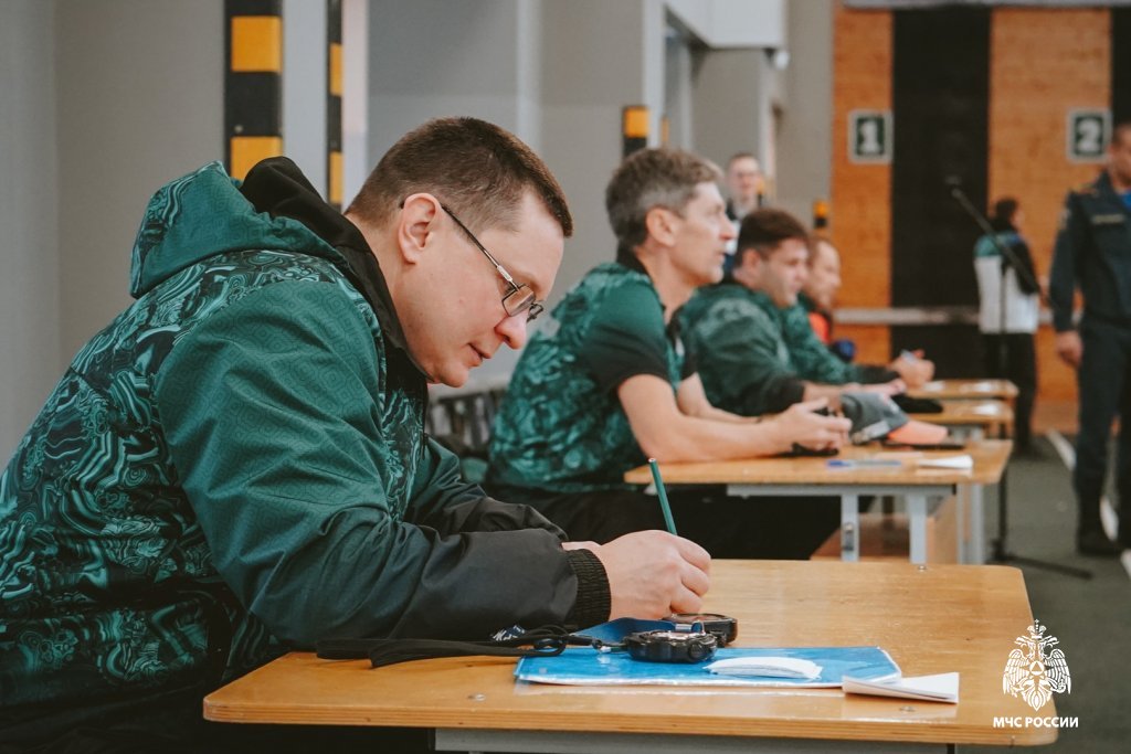 В институте прошли соревнования по гиревому спорту, приуроченные ко Дню народного единства В институте прошли соревнования по гиревому спорту, приуроченные ко Дню народного единства