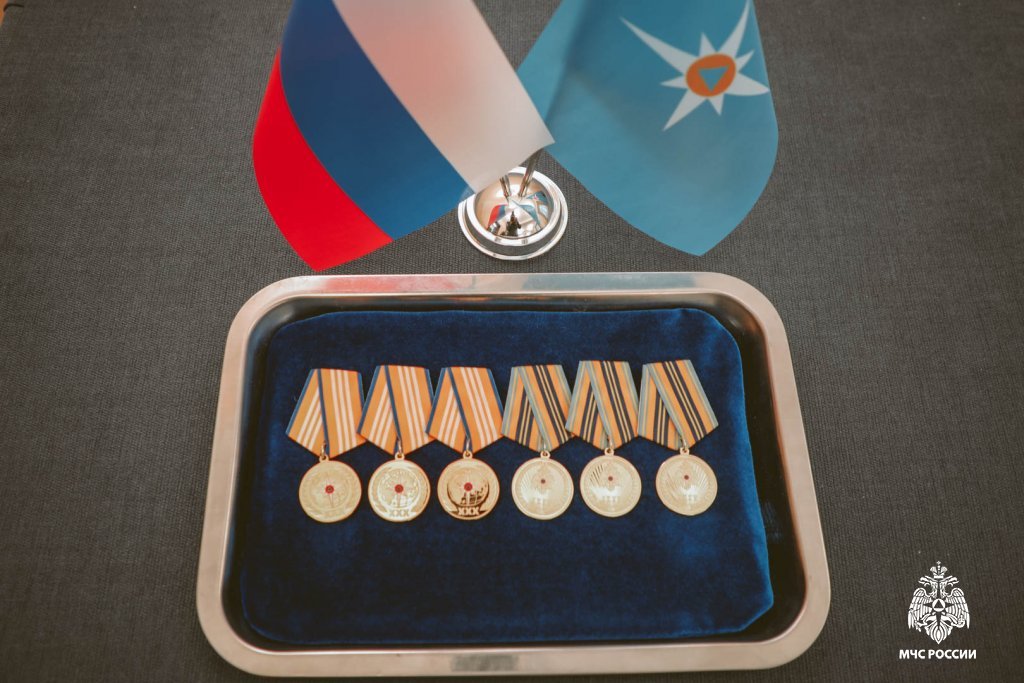 В Уральском институте ГПС МЧС России старт дня дали торжественным награждением В Уральском институте ГПС МЧС России старт дня дали торжественным награждением