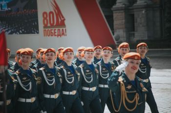 Торжественный шаг в честь великого подвига