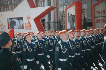 Торжественный шаг в честь великого подвига