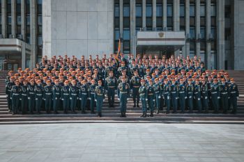 Торжественный шаг в честь великого подвига
