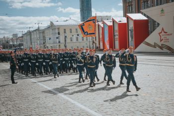 Торжественный шаг в честь великого подвига