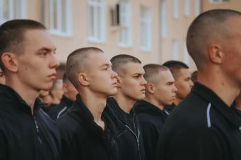 В институте состоялось еженедельное построение