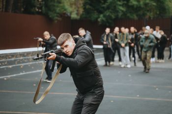 Студенты института проходят курсы военной подготовки