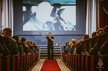 В институте состоялась творческая встреча с артистом театра и кино Александром Песковым