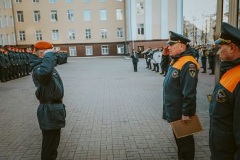 В Уральском институте ГПС МЧС России состоялось еженедельное построение