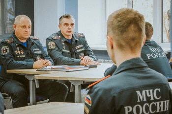 Курсанты, направленные на обучение от специальных управлений ФПС МЧС России, осваивают дополнительную профессиональную программу