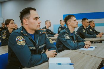 Курсанты, направленные на обучение от специальных управлений ФПС МЧС России, осваивают дополнительную профессиональную программу