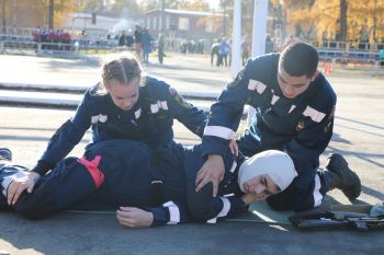 «Дорогами героев»: курсанты и студенты Уральского института ГПС МЧС России проверили свою силу духа и знания