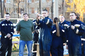 «Дорогами героев»: курсанты и студенты Уральского института ГПС МЧС России проверили свою силу духа и знания