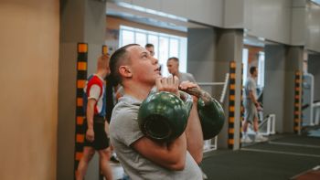 В институте прошли соревнования по гиревому спорту, приуроченные ко Дню народного единства В институте прошли соревнования по гиревому спорту, приуроченные ко Дню народного единства