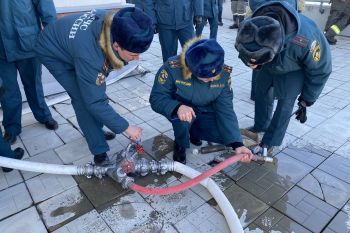Сотрудники института приняли участие в опытных пожарно-тактических учениях Сотрудники института приняли участие в опытных пожарно-тактических учениях