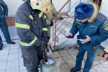 Сотрудники института приняли участие в опытных пожарно-тактических учениях Сотрудники института приняли участие в опытных пожарно-тактических учениях