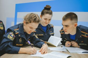 Выпускники вуза продемонстрировали знания в области пожарной безопасности Выпускники вуза продемонстрировали знания в области пожарной безопасности