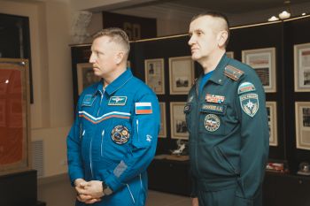 Лётчик-космонавт Сергей Прокопьев и четырёхкратный чемпион мира по парашютному спорту Валентин Прокопьев посетили Уральский институт ГПС МЧС России Лётчик-космонавт Сергей Прокопьев и четырёхкратный чемпион мира по парашютному спорту Валентин Прокопьев посетили Уральский институт ГПС МЧС России