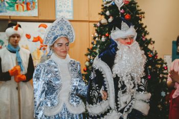 Личный состав института дарит радость детям Личный состав института дарит радость детям