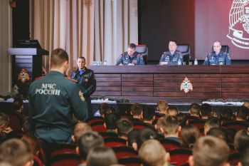 В институте состоялась встреча руководства с курсантами старших курсов В институте состоялась встреча руководства с курсантами старших курсов