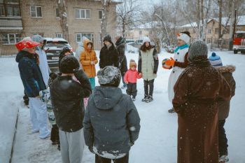 Новогодний праздник для воспитанников центра «Гнездышко» Новогодний праздник для воспитанников центра «Гнездышко»