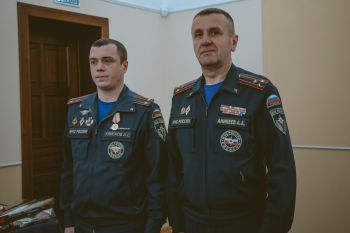 Еженедельное построение и награждение ко Дню спасателя