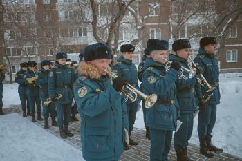 В Екатеринбурге открыт сквер в честь легендарного тренера по пожарно-спасательному спорту Виктора Кобцева