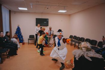 Уральский институт ГПС МЧС России дарит новогоднее чудо семьям из новых территорий 