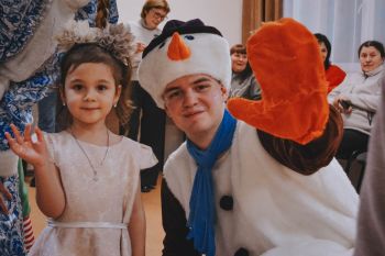 Уральский институт ГПС МЧС России дарит новогоднее чудо семьям из новых территорий 