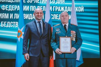 Торжество мужества и долга: в Уральском институте ГПС МЧС России отметили День спасателя и 35-летие ведомства