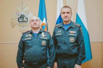 В Уральском институте ГПС МЧС России старт дня дали торжественным награждением В Уральском институте ГПС МЧС России старт дня дали торжественным награждением