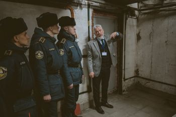 Курсанты выпускного курса ознакомились с противопожарными системами бизнес-центра «Высоцкий»