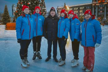 Личный состав Уральского института ГПС МЧС России принял участие в масштабном студенческом мероприятии — Дне студента на Катке на Площади