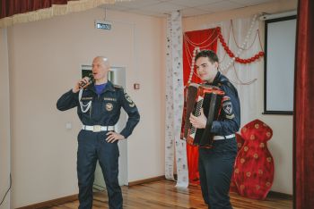 Личный состав института поздравил сотрудниц медико-санитарной части МВД России с наступающим 8 Марта