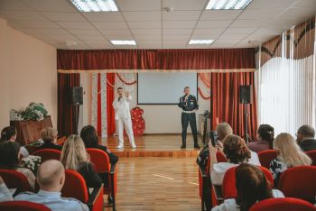 Личный состав института поздравил сотрудниц медико-санитарной части МВД России с наступающим 8 Марта