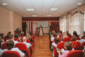 Личный состав института поздравил сотрудниц медико-санитарной части МВД России с наступающим 8 Марта