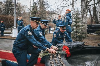 Памятные мероприятия в институте: дань уважения сотрудникам МЧС России, погибшим при исполнении служебного долга