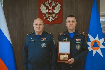 Начальнику Уральского института Государственной противопожарной службы МЧС России Алексею Аникееву присвоено звание генерал‑майора внутренней службы