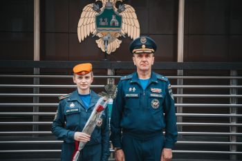 В институте прошло еженедельное утреннее построение