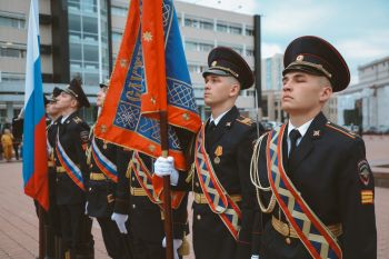 Начальник института Алексей Аникеев принял участие в торжественном выпуске молодых специалистов Уральского юридического института МВД