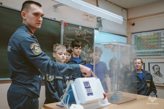 Преподаватели кафедры АСПЗ провели для кадетов увлекательный урок по пожарной безопасности