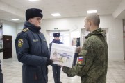 Уральский институт ГПС МЧС России передал первую партию окопных свечей для нужд военнослужащих