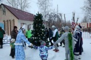 Личный состав вуза принес в центр социальной помощи семье и детям «Гнездышко» новогоднее волшебство