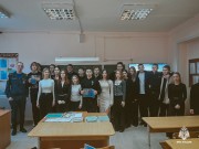 Курсанты Уральского института ГПС МЧС России ведут профориентационную работу со школьниками в регионах