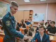 Курсанты Уральского института ГПС МЧС России ведут профориентационную работу со школьниками в регионах