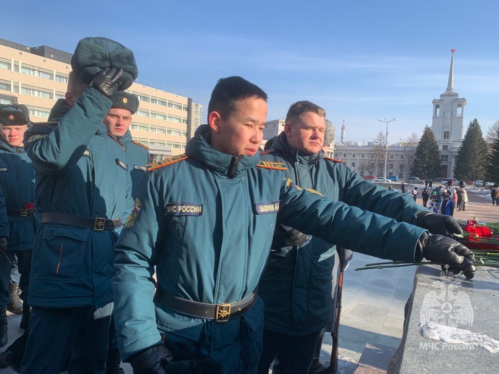 Митинг екб. Митинг. Митинг в Екатеринбурге. Митинг 15 февраля. Митинг в Екатеринбурге на стадионе.