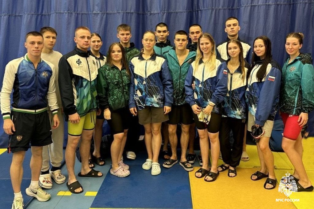 Курсанты института выступили на юбилейном турнире по плаванию Курсанты института выступили на юбилейном турнире по плаванию