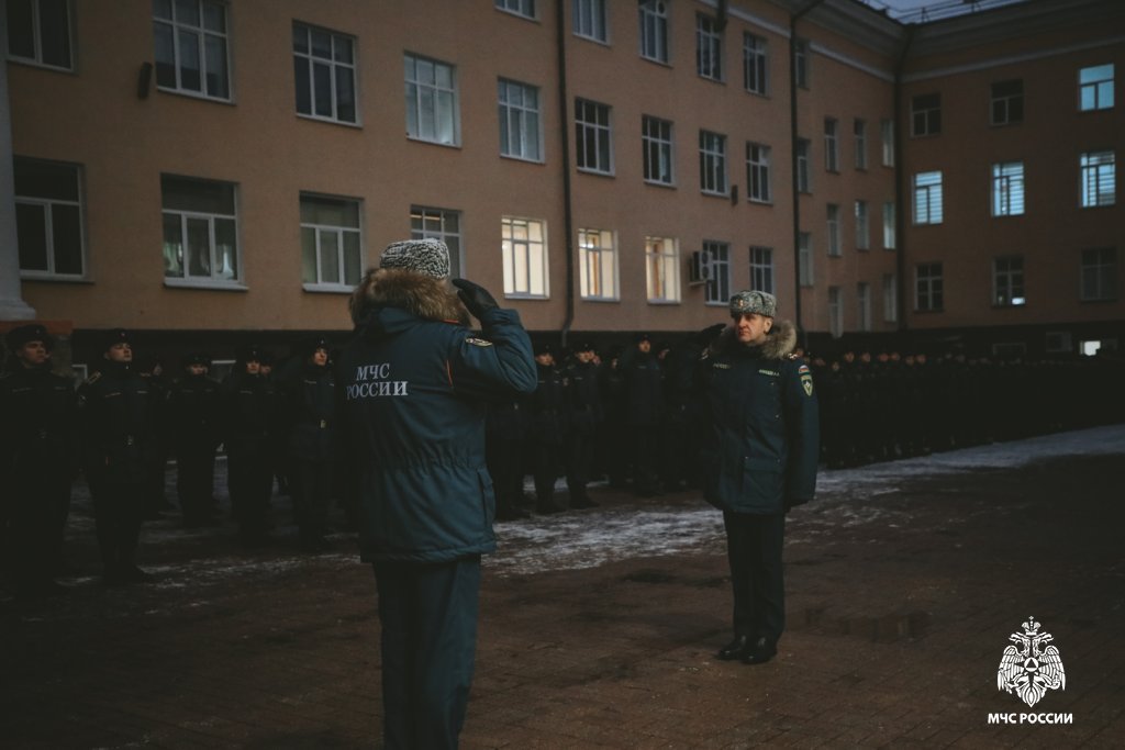 Еженедельное построение с подведением итогов Еженедельное построение с подведением итогов