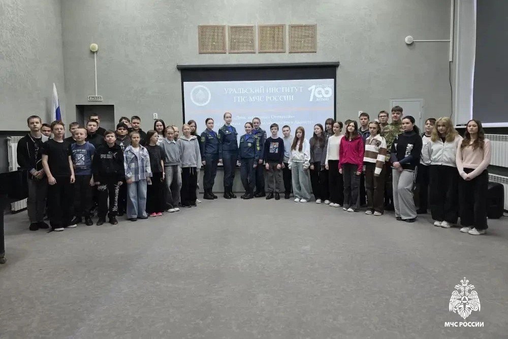 Курсанты института посетили кадетские классы Курсанты института посетили кадетские классы