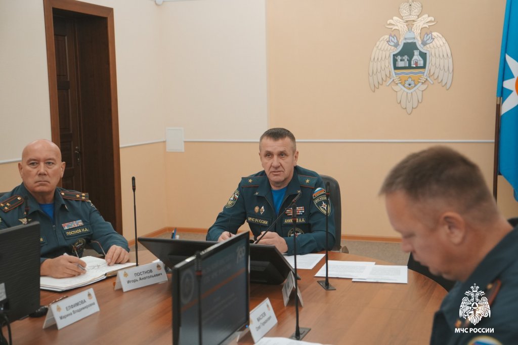 Подведены итоги прошедшей недели, отмечен многолетний труд педагога Подведены итоги прошедшей недели, отмечен многолетний труд педагога