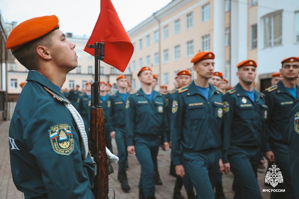 В Уральском институте ГПС МЧС России подведены итоги прошедшей недели В Уральском институте ГПС МЧС России подведены итоги прошедшей недели