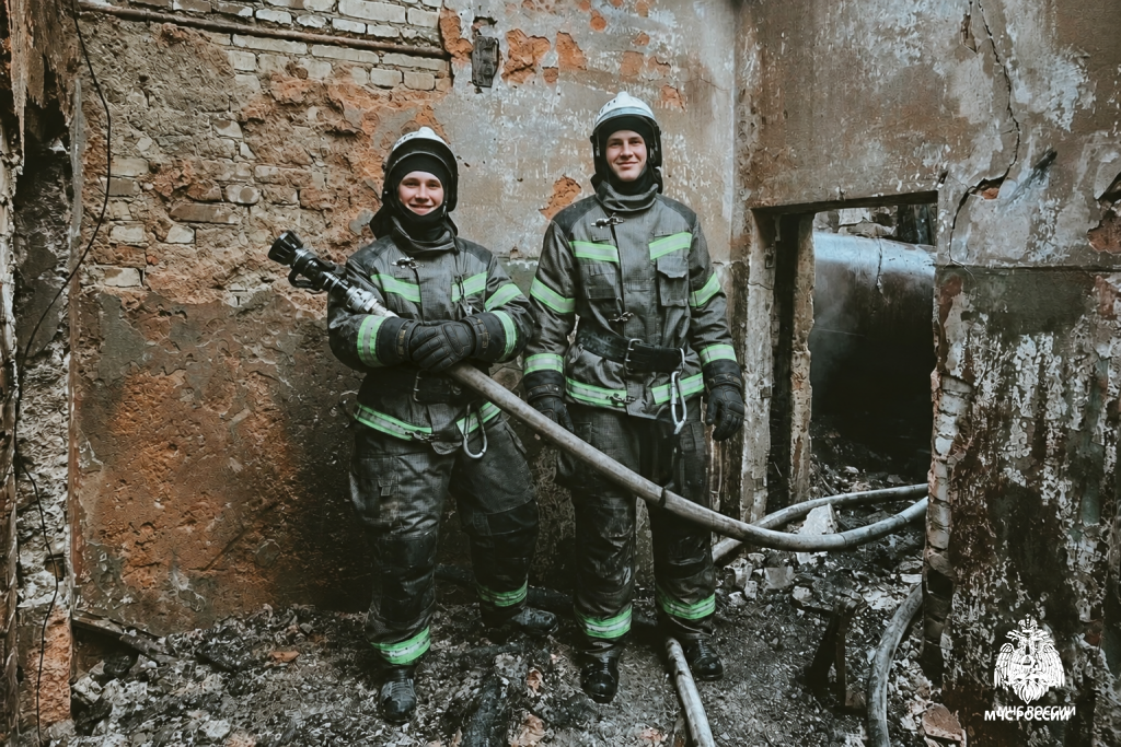 Курсанты Уральского института ГПС МЧС России проходят стажировку в пожарно-спасательных подразделениях Курсанты Уральского института ГПС МЧС России проходят стажировку в пожарно-спасательных подразделениях